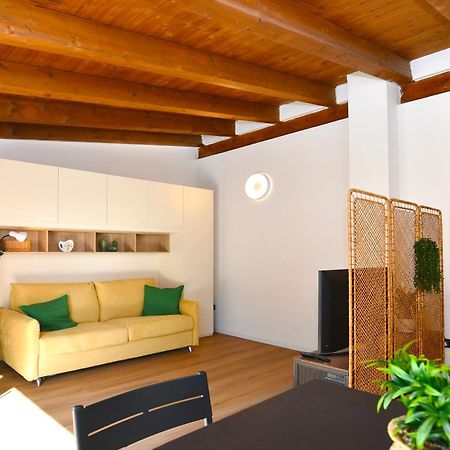 Ferienwohnung Bocconi Fond Prada Ieo Spettacolare Attico Con Terrazzo Mailand Exterior foto