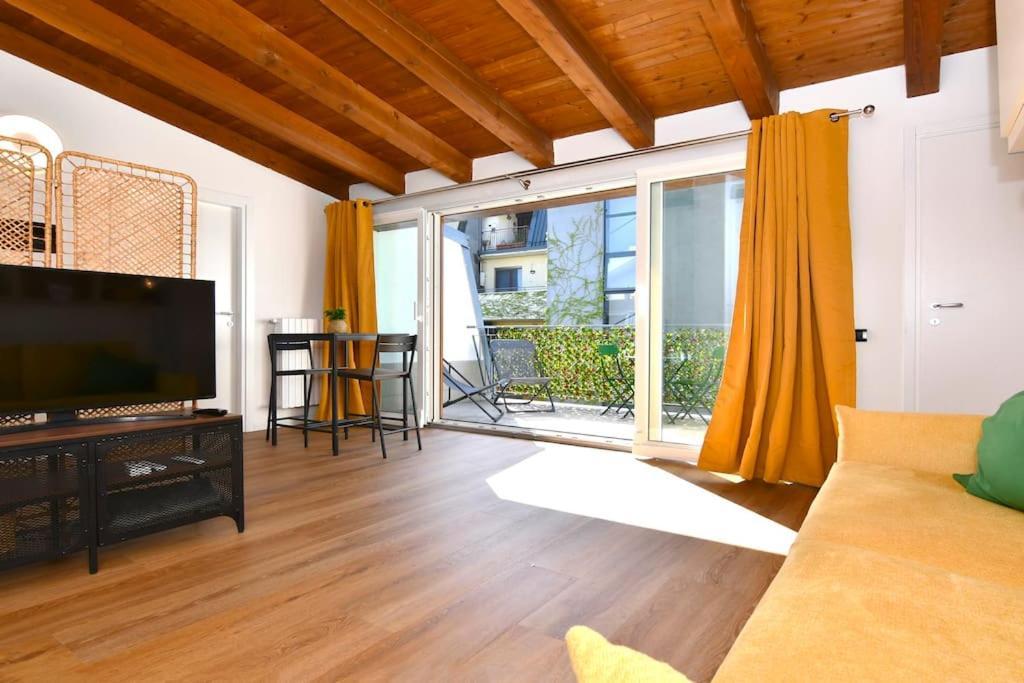 Ferienwohnung Bocconi Fond Prada Ieo Spettacolare Attico Con Terrazzo Mailand Exterior foto