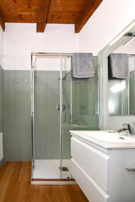 Ferienwohnung Bocconi Fond Prada Ieo Spettacolare Attico Con Terrazzo Mailand Exterior foto